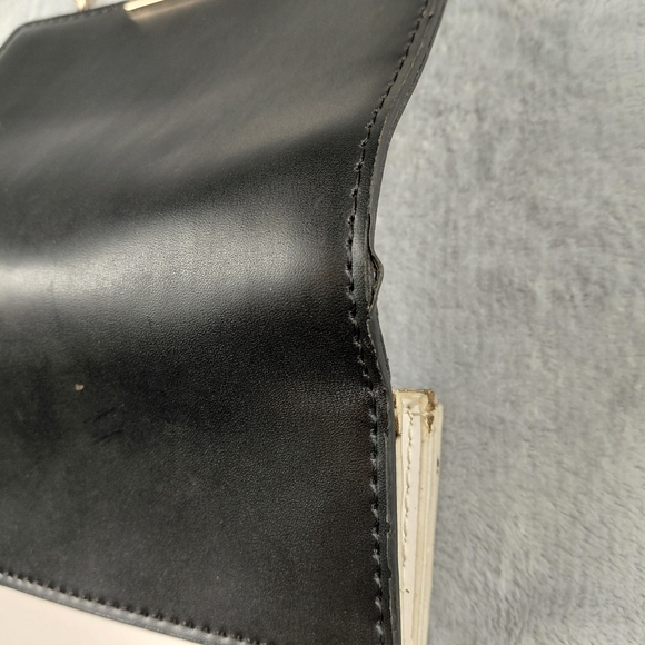 Ivanka Trump Small Purse - Picture 8 of 13